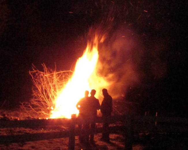 Elizabeth Harper 2x Ghostly Face in Bonfire Smoke